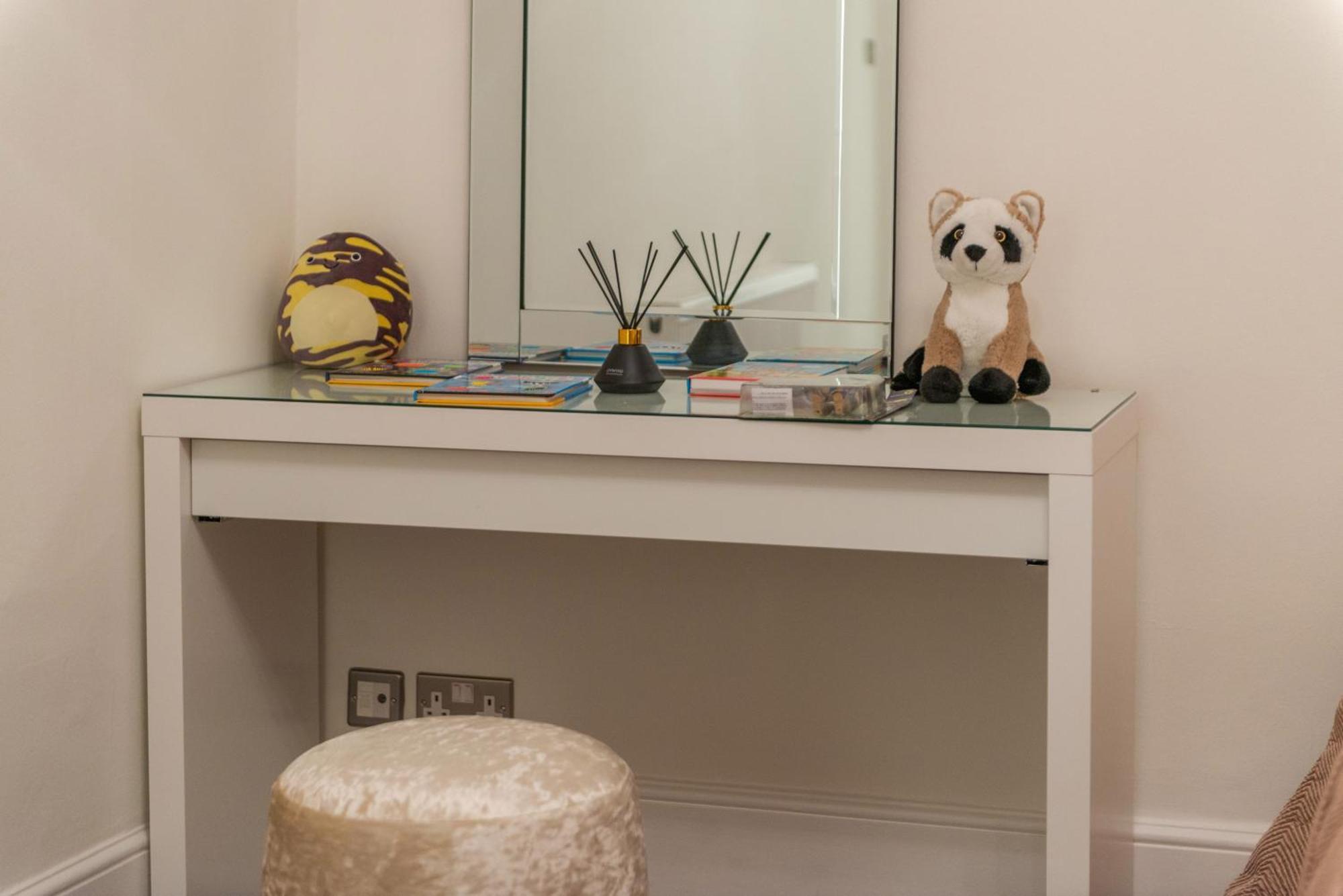 5H Modern Elegance 1-Bedroom City Living In ลอนดอน ภายนอก รูปภาพ
