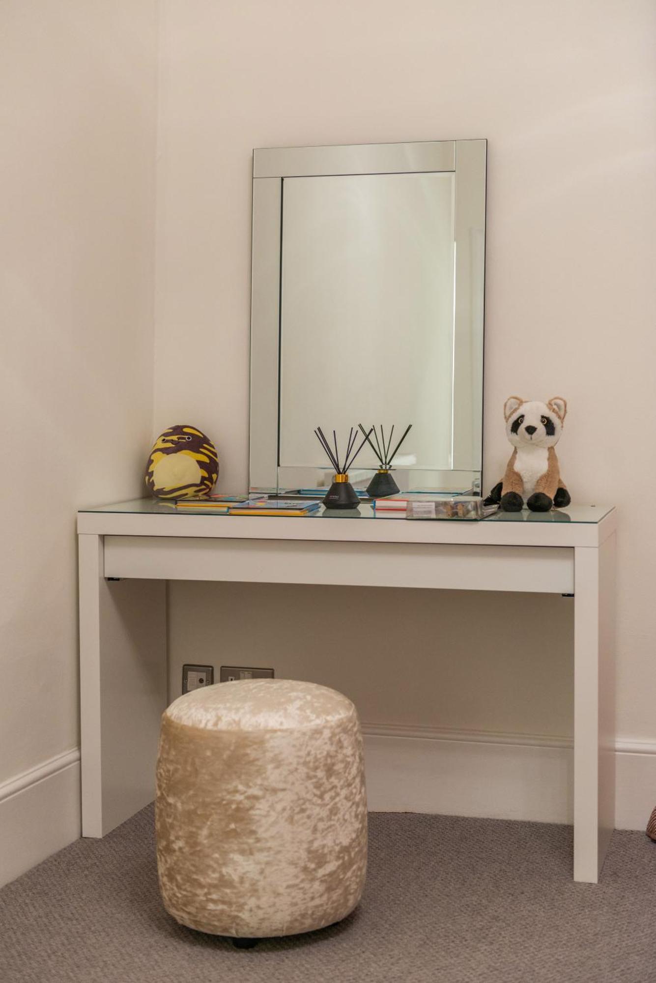 5H Modern Elegance 1-Bedroom City Living In ลอนดอน ภายนอก รูปภาพ